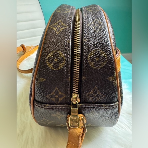 [SOLD] LV Monogram Crossbody Bag - Picture 8 of 16